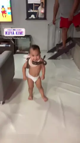 BABY “ZUMA’?! 😱 Paanong ang batang ito, may nakasabit sa leeg na hindi lang isa… kun’di dalawang ahas?! Ang buong kuwento, abangan sa #DamiMongAlamKuyaKim, Sabado, 10:45 AM sa GMA!