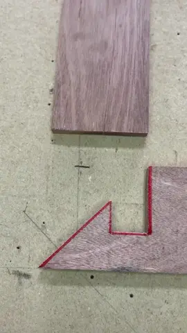 How to join strong wooden corners #woodworking #tips #fblifestyle #tricks #measure #ideas #drawing #carpenter #woodwork #decor #doors #makersgonnamake #interior #woodart #construction #woodworking #carpenter #table #furnituredesign #woodcarving #viralreelschallenge #FineWoodworking #woodworkingcommunity #interior #wooddesign #carpenter #maker #DIY #reelsfb #furniture #wood 