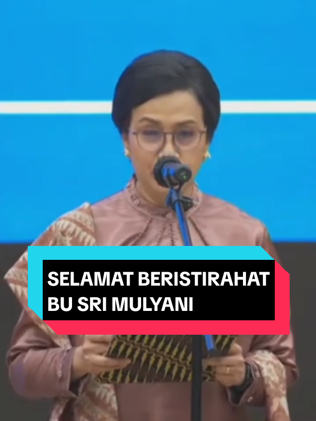 Bagi Ferry Irwandi, Sri Mulyani bukan hanya Menteri Keuangan. Beliau adalah mentor, panutan, sekaligus sosok ibu. Dari canda hangat hingga kata perpisahan, momen ini akan selalu dikenang. 🚨” #ferryirwandi #srimulyani #pensiun 