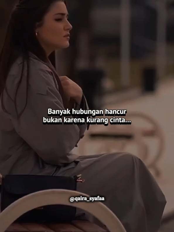 Ego adalah penyebab terbesar hancurnya sebuah hubungan. 👌☺️🙏🙏. #qaira_syafaa  #katakata  #katakatabijak  #katakatamotivasi  #katakatastorywa_ 