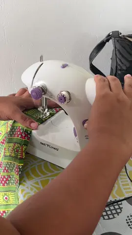 Very affordable na electric sewing machine/ nasa yellow basket lang po yan 
