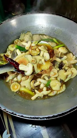 แกงเห็ดป่าแซ่บๆ#กินอะไรดี #ครัวเจน้อย100ลีลา #เพลงเพราะๆโดนใจ🥀❤❤🥀 #อาหารตามฤดูกาล #อาหารบ้านๆ 