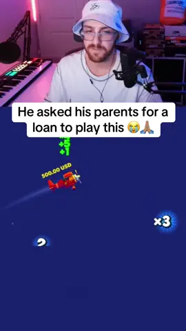 He asked his parents for a loan to play this 😂 #fyp #streaming #streamer 