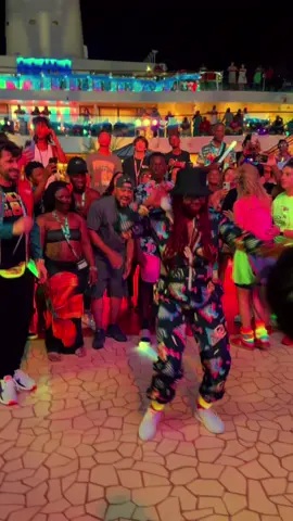 80s night on @carnival celebration … when the drink packages kicks in 🤣 #carnivalcruise #carnivalcelebration #drinkpackage #80smusic #cruise