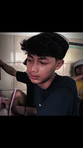 so handsome, it makes my heart skip a beat🧎🏻‍♀️ #affanfaisal #isal #fyp 