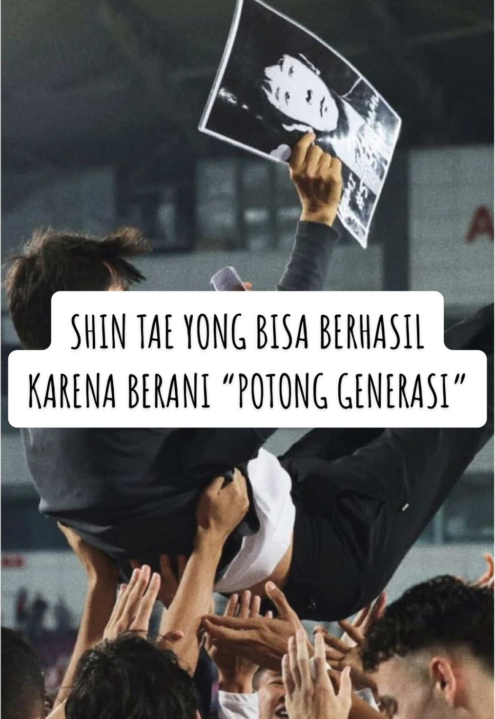 Timnas Indonesia u23 dipastikan gagal lolos ke Piala Asia u23. Faktor kualitas pemain atau kualitas pelatih yang menyebabkan semua ini terjadi👀 Atau sebenarnya kita membutuhkan regenerasi #sepakbola #timnasindonesia #timnasu23 #fypfootball #PunditFavoritmu 