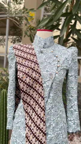 Denim #1 restock ni 🥰🤩#kebayajanggan #wisudaootd #kebayamodern 