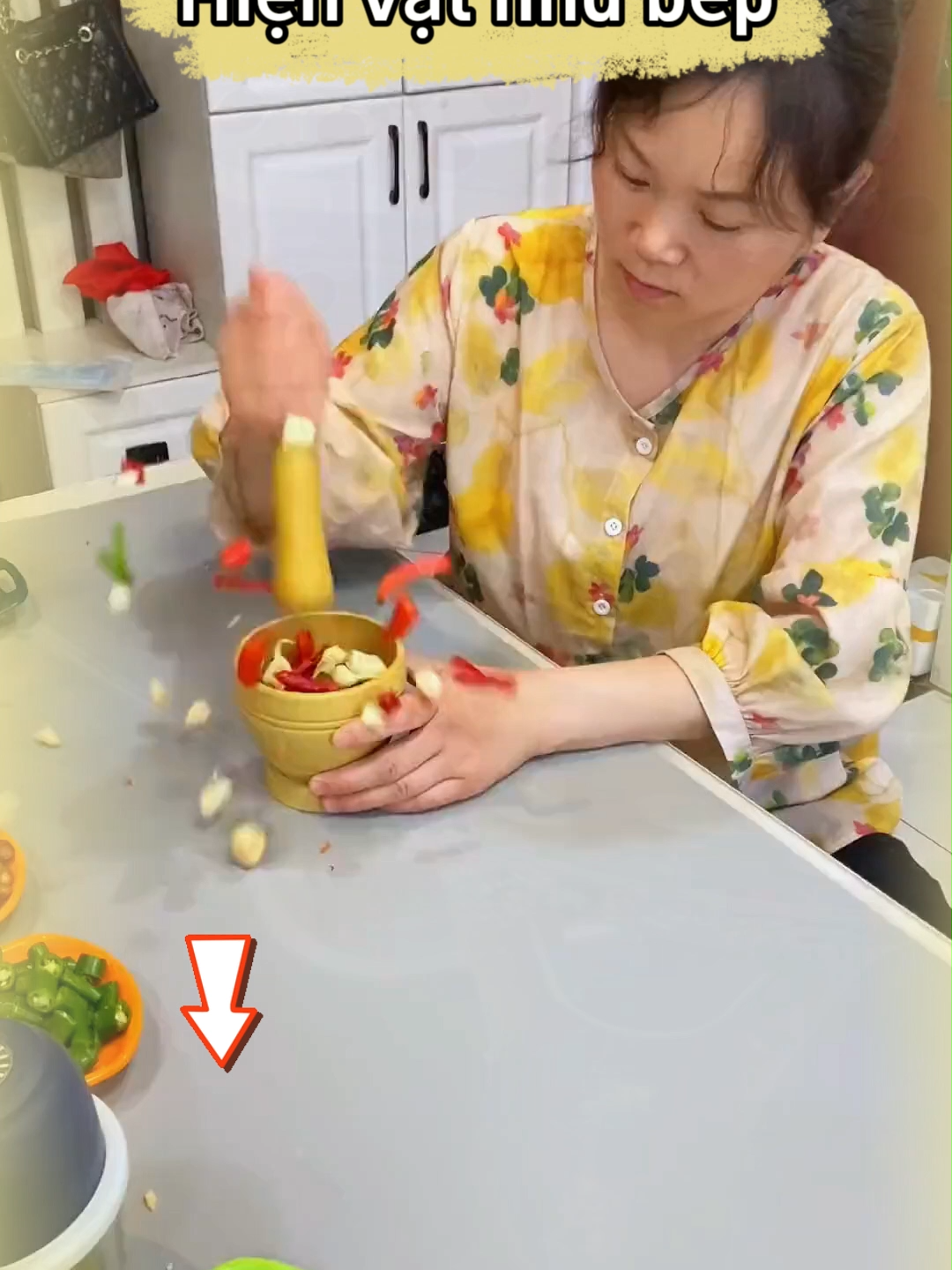 👉Băm tỏi bằng dao? Mệt lắm! Dùng cái này nè, nhấn một cái, 3 giây có ngay tỏi băm nhuyễn. Giờ đang giảm giá lớn, mua liền kẻo hết nha!#MộtNútKhởiĐộng #TiệnÍchNhàBếp #DụngCụNhàBếp #MáyXayTỏiĐi #fyp #viral #tiktoktainment #tiktokshop #shop #tiktok #ĐồGiaDụngMini