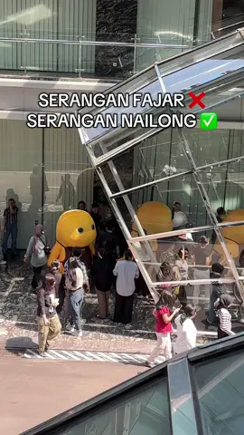 bulet banget naga pentol kuning satu inii 🤏🏻🤏🏻 @TOMORO COFFEE  #nailong #fyp #dinokuning 