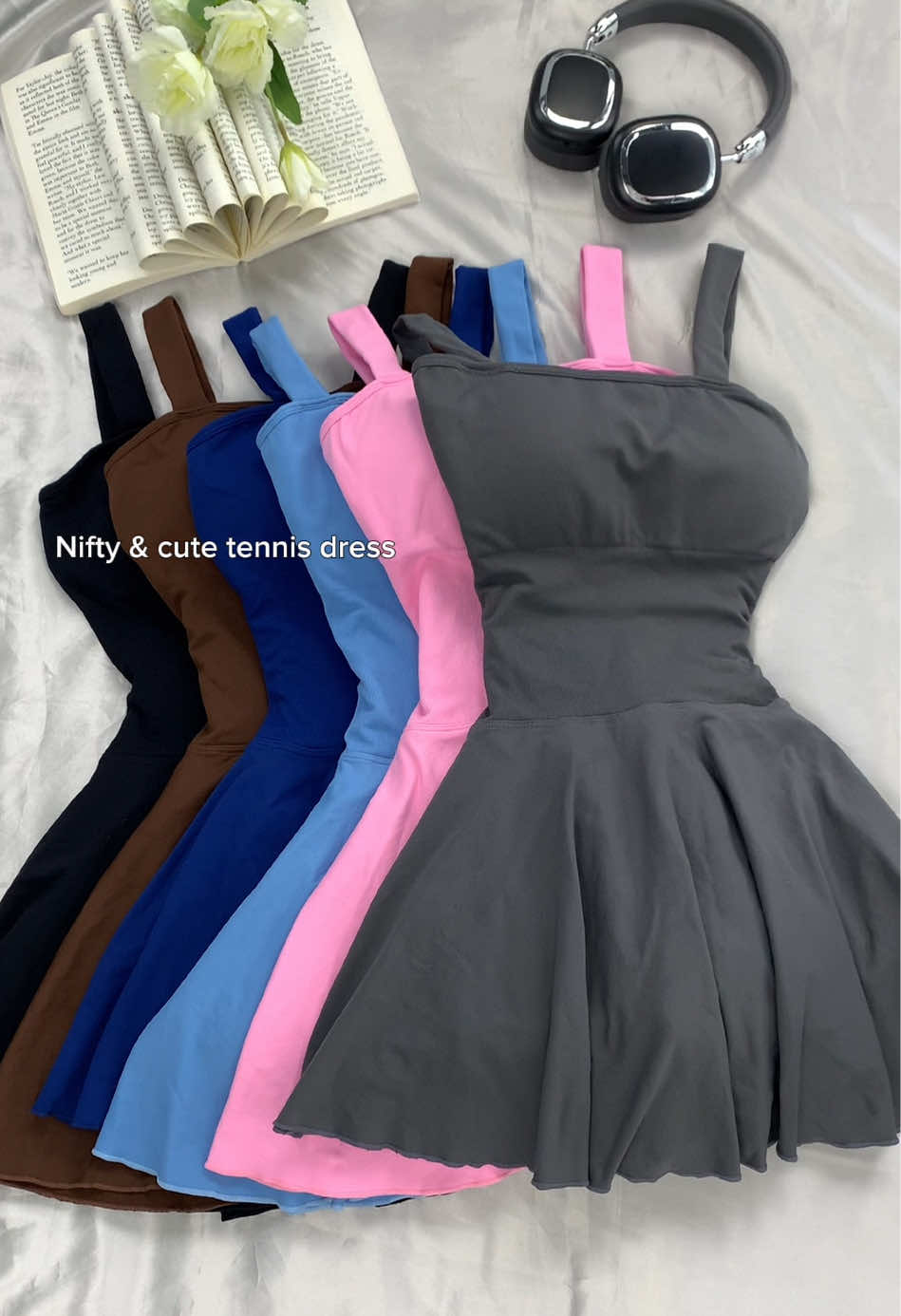 Find my new favorite gym tennis skirt that fits perfectly where you want to show off your curves and is made of very high quality material! #tennisskirt#dealsforyoudays #tennisskirtoutfit #fyp #sportdress                 