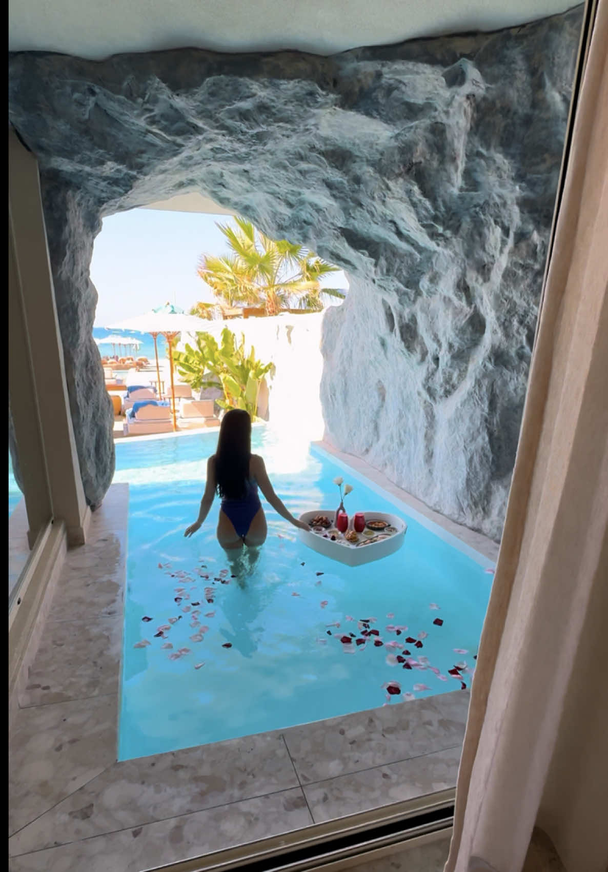Can we stay forever?🥹 This hotel room is next-level💎 @Uzenie Boutique Resort #hotel #uzenieboutiqueresort 