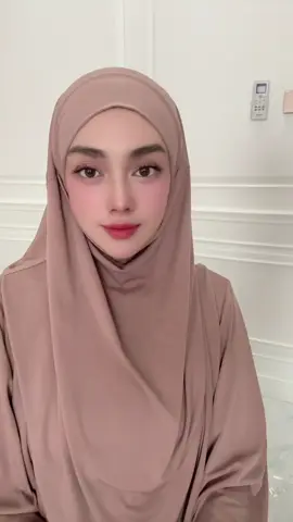 Bismillah.. semoga Allah mudahkan kita duduk bersama berbagi cerita dan cara menyembuhkan jiwa yg lelah ini 😇  Wonderland Journey to Hope tgl 13 september 2025 di Bali Muslim Festival  alamat: Bali sunset road Convention Center.  #celine #celineevangelista #awonderlandjourneytohope #fyp #fy #bali #balimuslimfestival 
