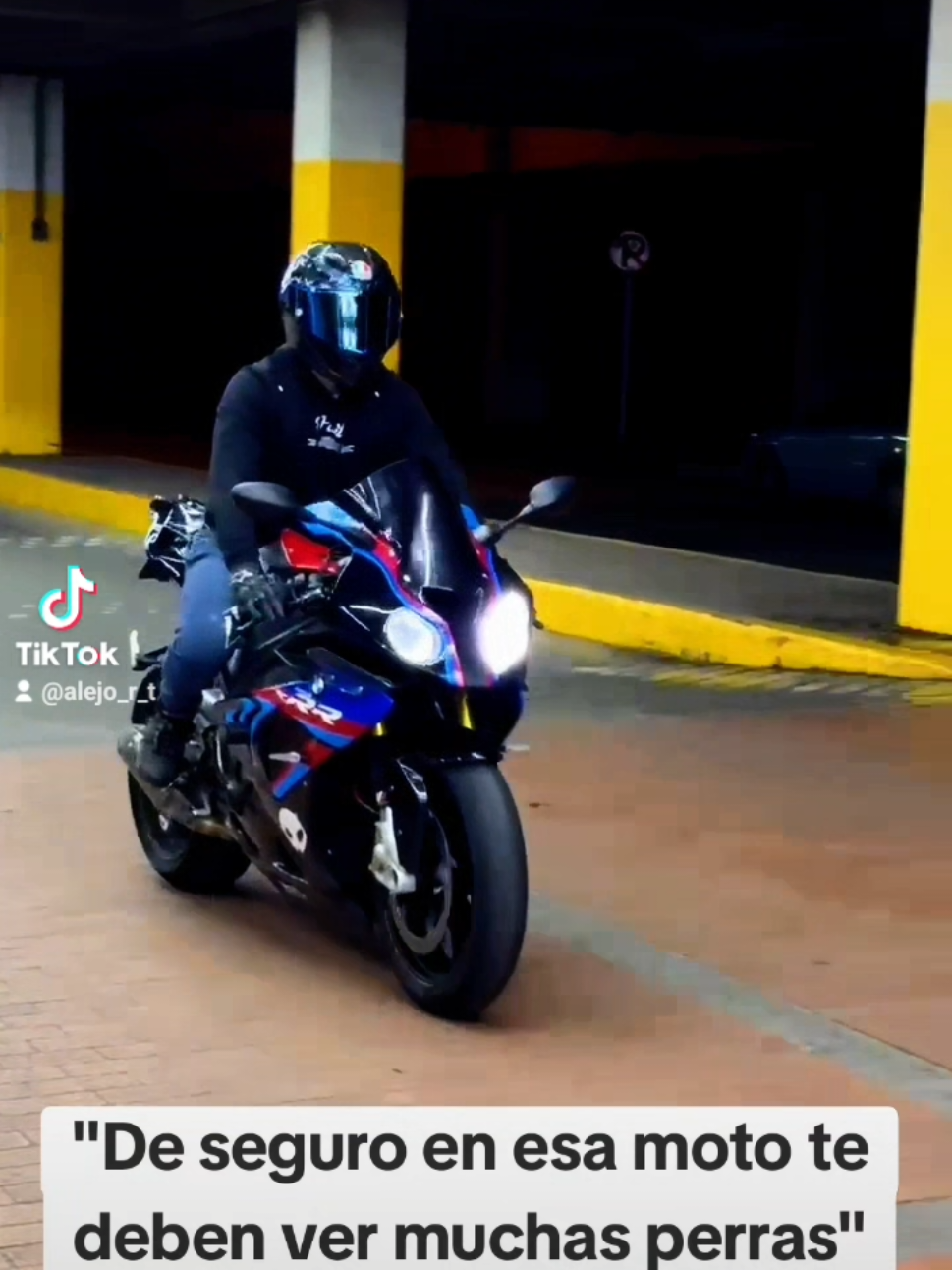 La pura verdad 🥲 #bmws1000rr #viral #animal #agvhelmet #night 