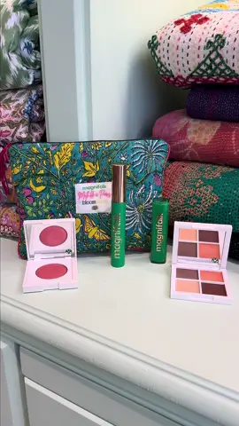 La collab Bloom Paris x Magnifaïk x Mathilde à Paris, c’est du makeup, du style, et du cœur. Et maintenant… choisissez la couleur de votre rouge à lèvres et de votre blush !! #MagnifaïkBeauty #makeup #cleanmakeup #beauty #editionlimitee 