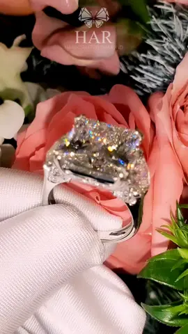👑✨ Princess – viên kim cương của nữ hoàng. Tỏa sáng rực rỡ, kiêu hãnh và đầy quyền lực, như chính vẻ đẹp bất diệt của nàng. 💎#kimcuongcvd #nhandinhhonkimcuong #HARdiamond #kimcuongnuoicay #kimcuongnuoicay 