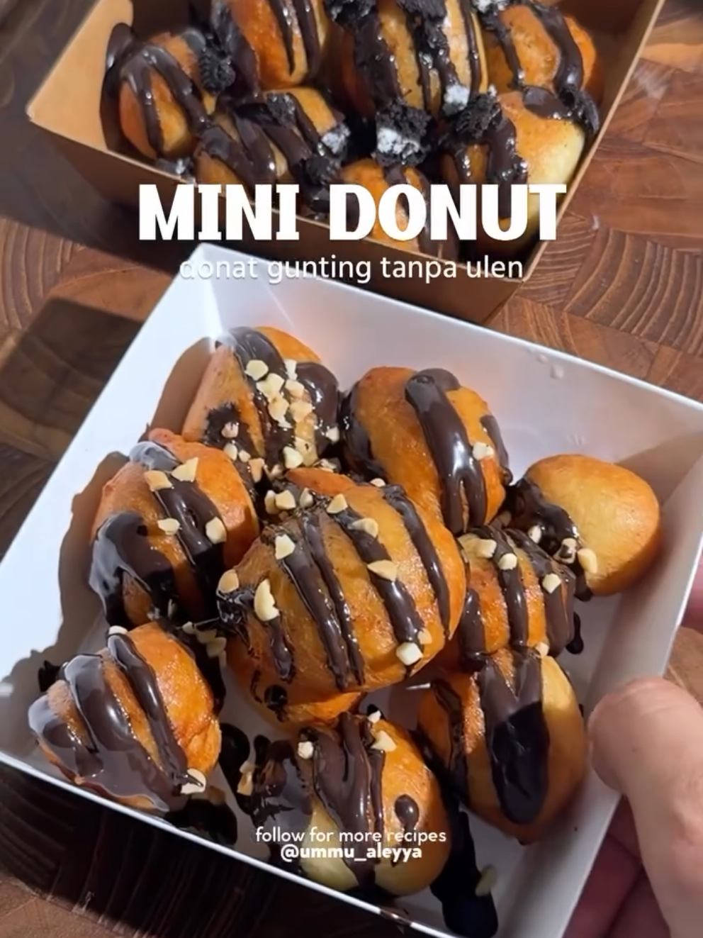 Resep donat tanpa ulen, tanpa mixer, cuma aduk2 aja, anti gagal✅️ MINI DONAT (Donat Gunting) Bahan:  200 gr tepung terigu pro-tinggi ½ sachet Ragi Angel Yeast 3 sdm gula pasir 200 ml susu fullcream garam sejumput Topping : Dark chocolate, kacang & cookies Angel Yeast lagi ngadain baking competition yang hadiahnya puluhan juta rupiah sampai tanggal 15 September 2025. Cara ikutannya gampang : ✅ cuma upload kreasi makanan kamu menggunakan Angel Yeast ✅ lalu tag @angelyeastg  dan @prambanankencana, serta 3 temanmu buat ikutan juga.  Gampang bgt kan?! Yuk buat kreasi & ikutan sekarang juga. Kamu pasti bisa. Info lebih lanjut bisa cek link di bio Angel Yeast ya⚠️ Jangan lupa follow @angelyeastindonesia & @prambanankencana  #donatgunting #donattanpaulen #minidonat #satedonat #idecemilan 
