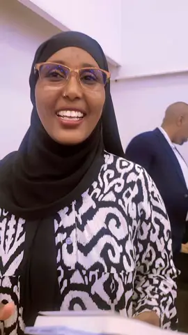 IFTIN NUR | Goor dhow un bay iyadna kitaab u gaadh ah Autism-ka soo saartay! Iftin oo inooga waramaysa sababta ku dhalisay howshaa iyo qoraalkaa kitaabka aa ha inoo faahfaahiso.  #iftinnur #autism #somalia #bookmassa #Göteborg 