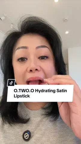 O. TWO.O Haute Hydrating Satin Lipstick dengan warna yg cantik dan moist di bibir👍 #otwoo #hautehydratingsatinlipstick #otwoolipstick #promo99 #cuantanpabatas✅ 