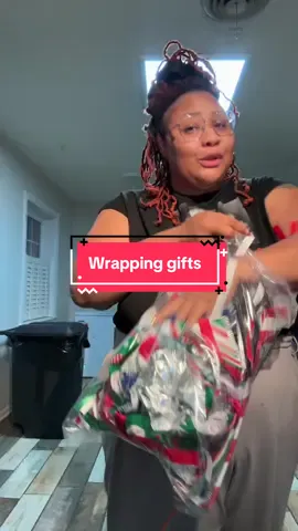 Wrapping gifts the smart way #giftwrapping #giftguide 