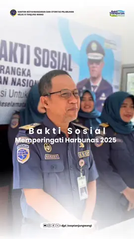 Dalam rangka memperingati Hari Ulang Tahun Perhubungan Nasional 2025, Kantor Kesyahbandaran Dan Otoritas Pelabuhan Kelas III Tanjung Wangi mengadakan kegiatan bakti sosial untuk berbagi pada petugas kebersihan, dan anggota TKBM dilingkungan pelabuhan Tanjung Wangi, petugas penjaga menara suara Bangsring dan petugas palang pintu kereta api wilayah kecamatan Kalipuro. Kegiatan ini mencerminkan komitmen kami untuk memberikan kontribusi positif dan mendukung pembangunan yang berkelanjutan. Mari bersama-sama mewujudkan sinergi antara sektor perhubungan dan masyarakat.  _____________________________ Jangan lupa untuk like, repost dan follow ya @djpl_ksoptanjungwangi untuk mengetahui sektor Perhubungan Laut di sekitar Tanjung Wangi Banyuwangi. @kemenhub151 @djplkemenhub151 #BaktiTransportasiUntukNegeri #0Tolenrance4SafetyIndonesia  #MenghubungkanIndonesia #LayananBerkeselamatan