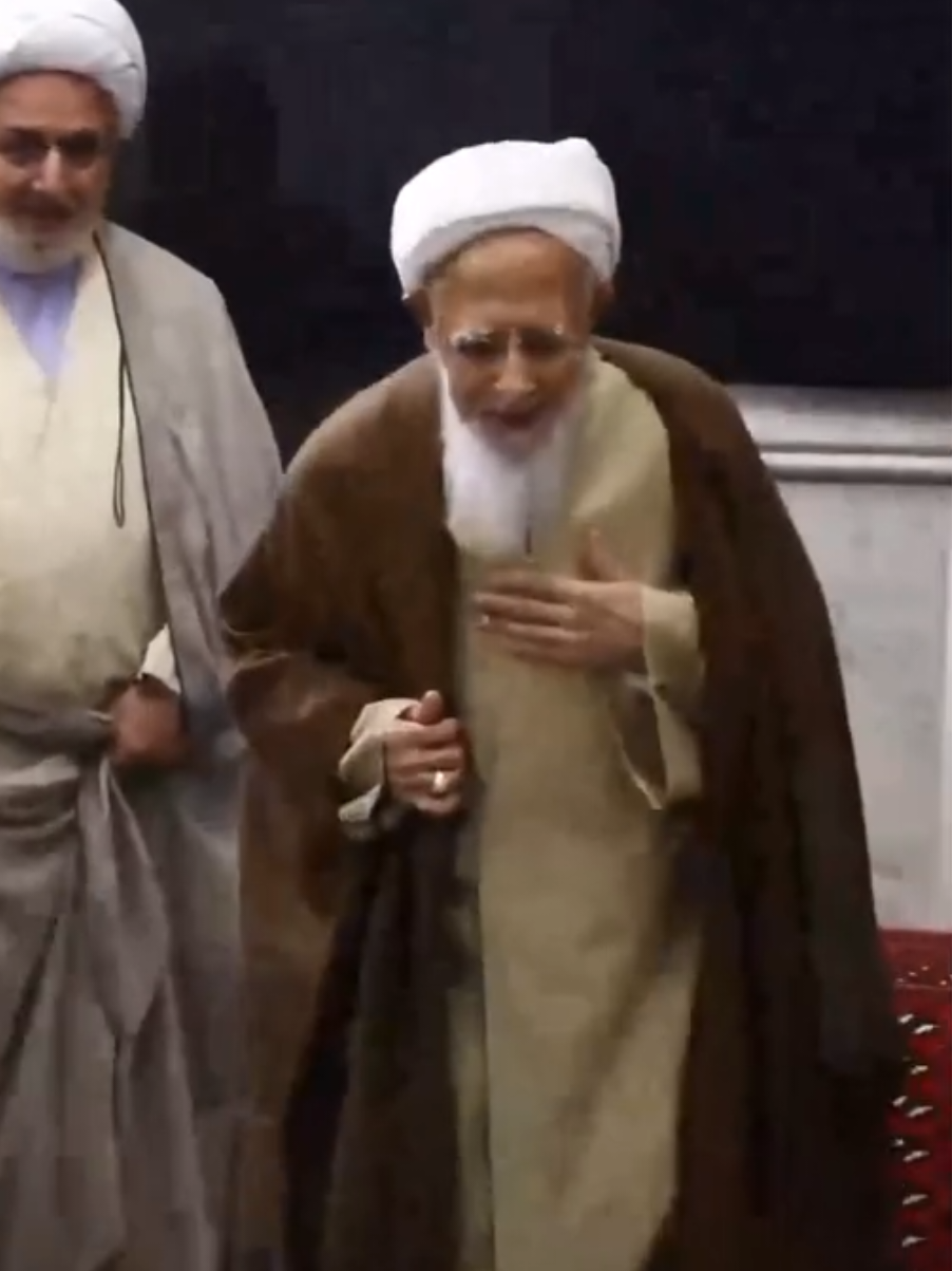 سماحة آية الله العظمى الشيخ عبدالله جوادي الآملي دام ظله يحتفل بميلاد الرسول الأعظم محمد صلى الله عليه وآله ويتوج عدد من طلبة الحوزة العلمية بالعمامة الشريفة