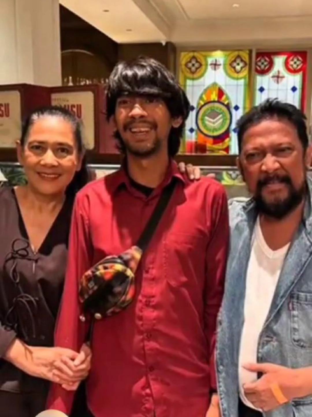 9 Tahun Bercerai, Lydia Kandou & Jamal Mirdad Tetap Kompak Rayakan Ultah Anak Bungsu‼️ ---------------------------- ✅Follow ig : @hotznews_ ---------------------------- #artist #news #like #followme #Love