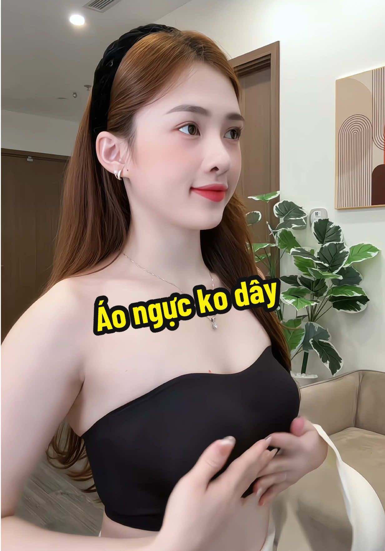 Từ giờ tự tin mặc áo cúp ngực mà ko sợ tuột nữa rồi kaka #landaulamvo 
