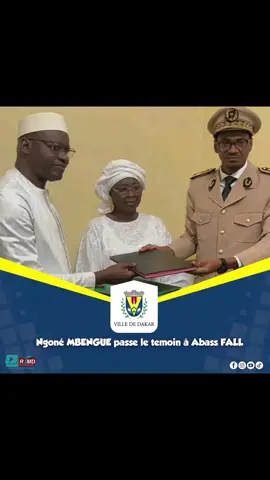 Ville de Dakar : Abass Fall prend ses fonctions La passation de service entre le nouveau maire, Abass Fall, et l’intérimaire Ngoné Mbengue s’est déroulée ce mercredi matin à l’Hôtel de Ville de Dakar, sous la supervision du préfet de Dakar.