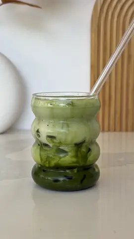The Best Honey Iced Matcha Latte Recipe 💚✨ - Matcha Powder | ماتشا - Honey | عسل - Warm Water | مياه دافئة *Whisk | أخفق - Ice | ثلج - Milk | حليب Enjoy 💚✨😋 . L #matcha #matchalatte #asmr #aesthetic #Recipe 