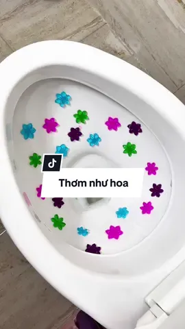 Gel vệ sinh bồn cầu thơm như hoa #gelvesinhboncau #vesinhboncau #tayboncau #huyenhoihareview #gelvesinhboncauhinhhoa 