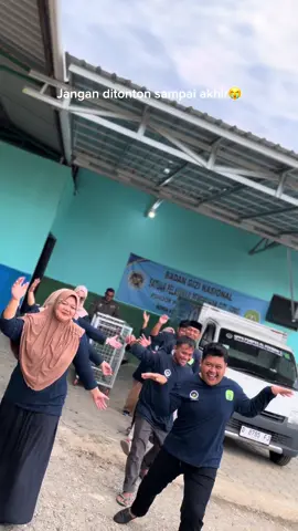 Jangan tonton sampai akhir😭 -------------- SPPG PONPES AL HIKMAH 1 Brebes 📍Desa Benda, Kecamatan Sirampog, Kabupaten Brebes, Jawa Tengah #MBG #GiziUntukAnakBangsa #BadanGiziNasional #IndonesiaSehatdanCerdas #IndonesiaEmas2045
