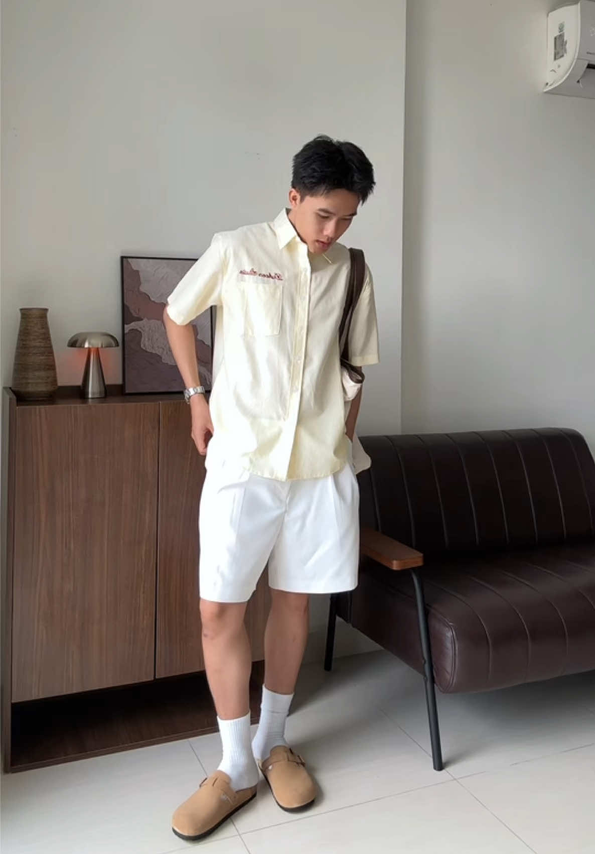 ai đang tìm sơ mi ngắn tay nè #outfit #fyp #dukeen 