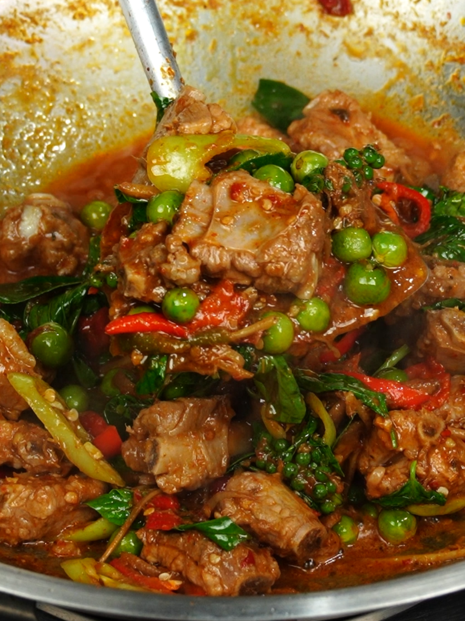 ผัดเผ็ดซี่โครงหมู  ซี่โครงเปื่อยนุ่ม หอมเครื่องแกงเผ็ดร้อน ทำง่าย #ห้องครัวtiktok #tiktokพากิน #ความรู้คู่ครัว #เมนูนี้ฉันอ้วน #ทํากินเอง #ทําอาหาร