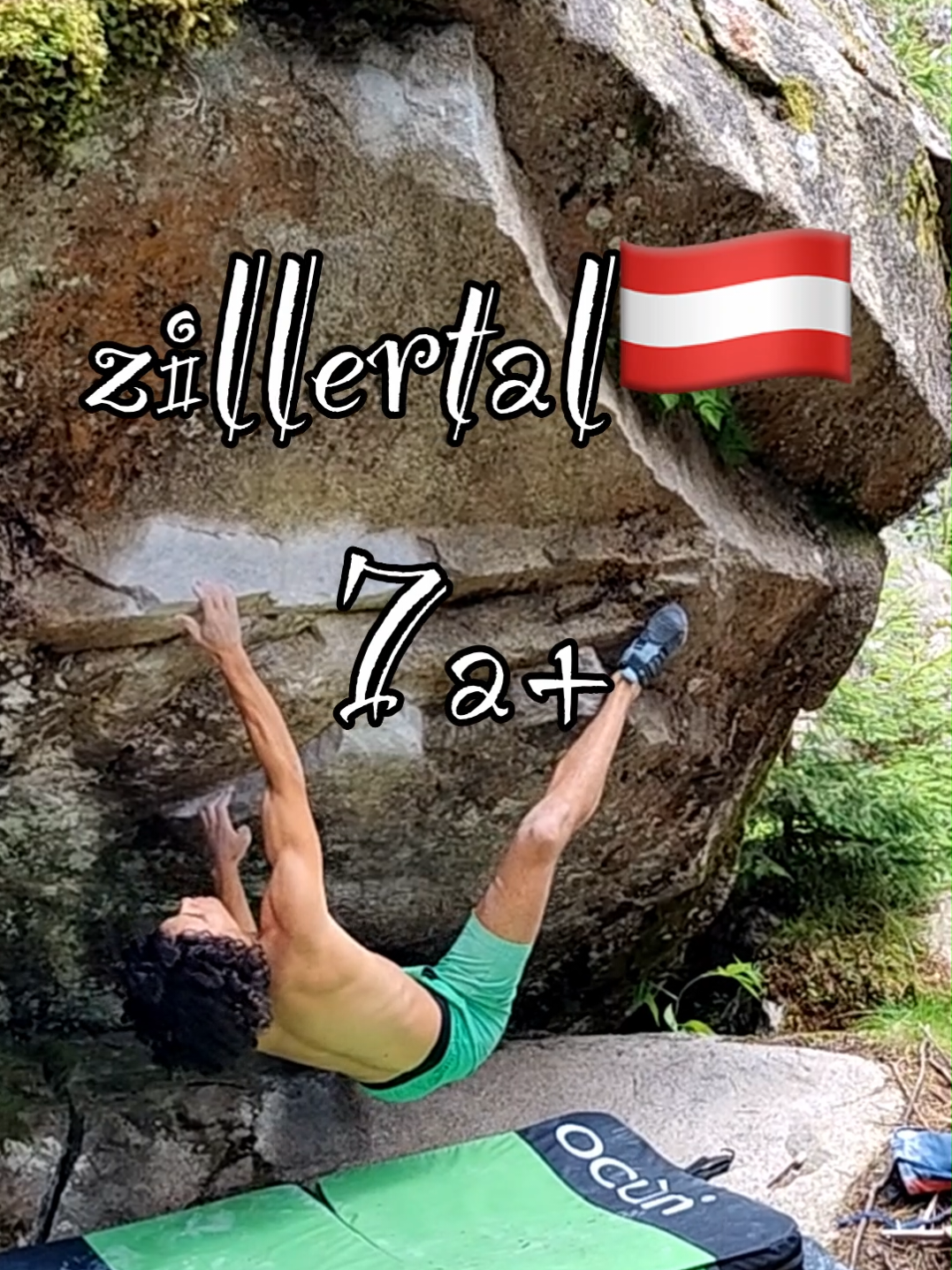 Someone helps the cameraman🤳🏻 My first 7A+/V7 last year✅ And a lesson learned: to check the mantle before trying from the ground! 🪨Bell, Zillergrund, Zillertal🇦🇹 #zillertal #boulder #bouldering #climbing #arrampicata
