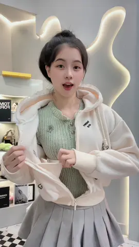 #aokhoacchongnang #xuhuong #aokhoacxinh #craptop #xuhuongtiktok 