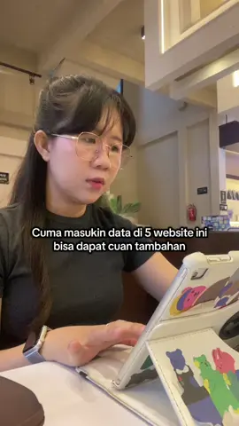 Mau cari cuan tambahan? Apply pekerjaan masukin data di 5 Website ini 💰💰 1. Projects.co.id ✅ Pakai bahasa Indonesia,  jadi mudah dipahami pemula ✅ Banyak proyek data entry seperti ketik ulang dokumen, input excel, dan administrasi ringan ✅ Pembayaran langsung dalam rupiah ke rekening bank lokal 2. DataPlus ✅ Pekerjaan langsung tersedia tanpa harus ikut bersaing dulu dengan freelancer lain ✅ Pembayaran transparan melalui sistem internal yang aman, bisa langsung ditarik uangnya setelah task selesai diverifikasi ✅ Ada banyak pekerjaan ringan seperti input data, kategorisasi produk, dan labelling riset AI 3. Clickworker ✅ Ada berbagai tugas ringan seperti data entry, teks pendek, hingga uji coba aplikasi ✅ Bisa dikerjakan lewat HP ✅ Pembayaran internasional aman via PayPal 4. Freelancer ✅ Akses ribuan proyek data entry dari klien global ✅ Bisa atur penawaran harga sendiri sesuai tingkat skill ✅ Cocok untuk membangun portfolio profesional dengan klien luar negri 5. Flexjobs ✅ Semua lowongan sudah diverifikasi sehingga aman dari penipuan ✅ Ada fitur “contest” buat nunjukin skill dan dapat klien baru lebih cepat ✅ Banyak kategori job termasuk data entry, customer service, dan virtual assistant  #dataentry #remotework #remoteworker #remotejobs #virtualassistant 
