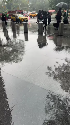 Así está NY hoy. Pero hay k darle gracia dios por todo