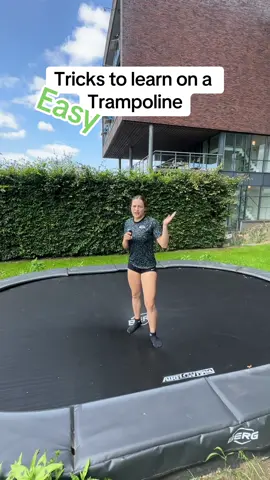 Wer braucht Level Medium?😍😳 #bergtrampoline #easy #tricks #nachmachen #turnen @BERG MOB @berg_official 