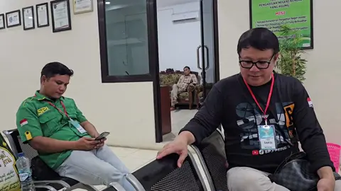 Part4 Sidang Prasetyo Adji Nugroho Di Pengadilan Negeri Kendal Rabu,10September2025 Driver Spj T763 Prasetyo Adji Nugroho Kemukus Punggelan Banjarnegara Masuk Spj 03Mei2025 Sudah jalan 5Rit Jumat,30Mei2025 Dapat Muatan Dari Salatiga Bongkar Tangerang Waktu Diparkiran Pabrik Uang jalan yg ditransfer Habis Dipakai Untuk Judol  Untuk bisa jalan ke bongkaran dari Salatiga ke Tangerang Sabtu,31Mei2025 Jual 2Ban Di kendal Dengan Harga 1,2jt,  Minggu,01Juni2025 Jual Muatan 30lb Asbes Dengan Harga 1,2jt  Senin,02Juni2025 Selesai Bongkar di Tangerang Diarahkan Ke Salatiga, Selasa,03Juni2025 Jual 1ban lagi di Subang Dengan Harga 1,2jt Dipakai Untuk Judol, Jumat,06Juni2025 Jual 1ban lagi Di Plumbon Dengan harga 1,3jt Dipakai Untuk Judol 500rb an Total Yg Dijual 4ban dan 30Lbr Asbes