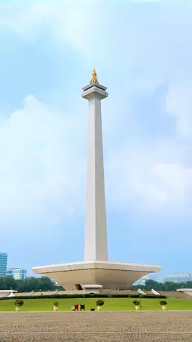 Nailoong lagi ada di Monas itu, collab sama Tomoro Coffe, info selengkapnya bisa klik link postingan toktok tomoro coffee di bawah ini  @TOMORO COFFEE  #nailoong  #TOMOROCOFFEEXNAILOONG #sikuninggemoy  #dinokuninggemoy 