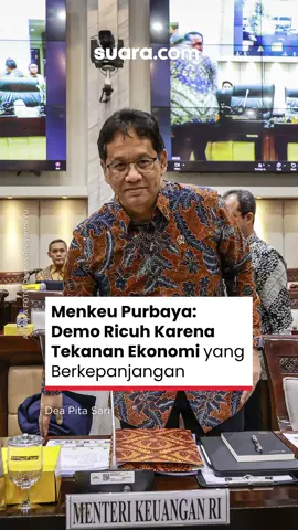 Menteri Keuangan Purbaya Yudhi Sadewa menilai gelombang demo besar di Indonesia belakangan ini merupakan akumulasi dari kesalahan kebijakan fiskal dan moneter. Hal itu ia sampaikan dalam Rapat Kerja bersama Komisi XI DPR RI di Jakarta Pusat, Rabu (10/9/2025). Purbaya menyebut tekanan ekonomi yang berkepanjangan akibat kebijakan yang keliru telah memicu keresahan publik. Ia juga mempertanyakan kinerja anggota Komisi XI DPR RI serta pemerintah sebelumnya yang dinilai lambat mengatasi persoalan tersebut. #purbaya #purbayayudhisadewa #menkeu #menkeupurbaya #demo #keuangannegara #demonstrasi #unjukrasa #perekonomian #fyp #viral #trend