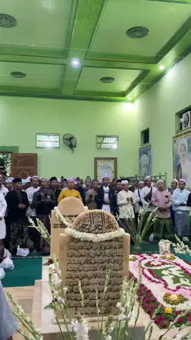 memperingati maulid nabi Muhammad Saw dan mengenang 40 hari wafatnya Sayyid Abdul Qodir bin Hadi alhabsyi #ppriyadlussholihinprobolinggo #riyadlussholihin #probolinggo #handaledukasi 