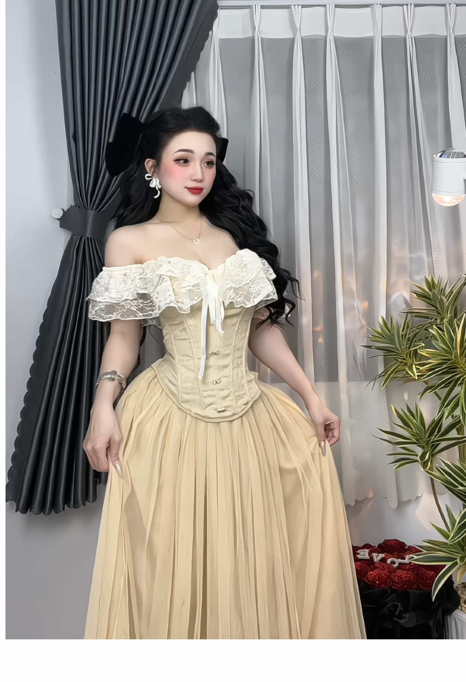 Nhìn xa cứ tưởng khó gần Nhìn gần mới biết kh cần nhìn xa 🌝#PhươngThuyne #trending #xuhuongtiktok #viral 