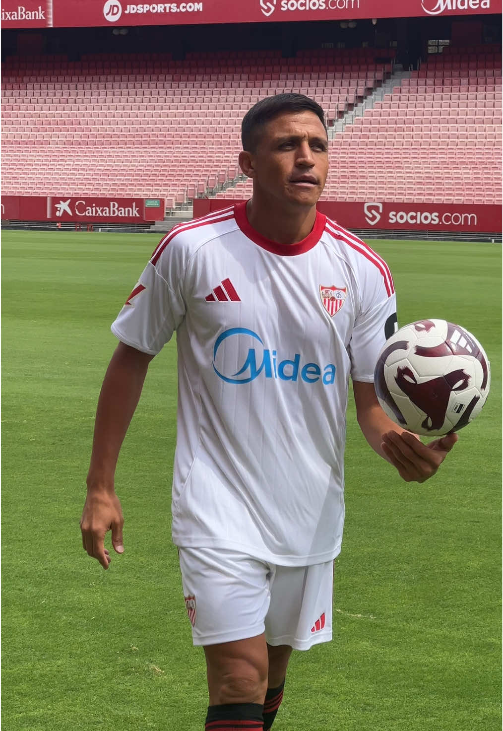 Los skills de Alexis  🇨🇱✨ #sevillafc #deportesentiktok #tiktokfootballacademy 