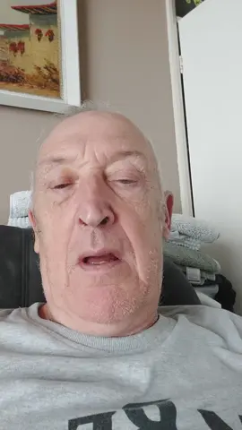 eyedraggers mi arse out of bed 