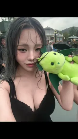 나한테 이거 준 오빠한테 관심있었는데 내가 그 오빠 전여친 닮아서 0고백 1차임 당했어요. 의도는 아니지만 몬가 아픈 상처를건드린 것 같기도? #에버랜드 #캐리비안베이 #용인 #korea #yulmu 