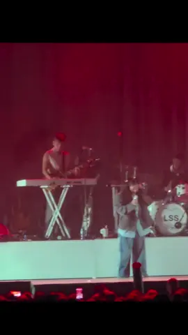 @laurenspencersmith and @nataliejane - Grenade (Bruno Mars) |AFAS Live Amsterdam #Laurenspencersmith #brunomars #grenade #Live #concert @Bruno Mars 