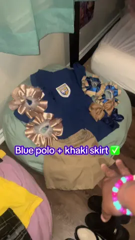 💙 First day fit check ✨ Reign picked the blue + khaki set with the cutest ruffles 🎀 She’s classroom ready + runway steady 👑✏️ #SchoolOOTD #MiniFashionista #KidsStyleInspo #reignbowsntoes #getreadywithme 
