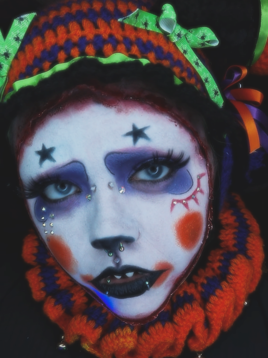 Welcome Oona Rue 🎃💜 SFX MAKEUP, FAKE SFX #OC #jester #jestercosplay #clowncore #halloween 