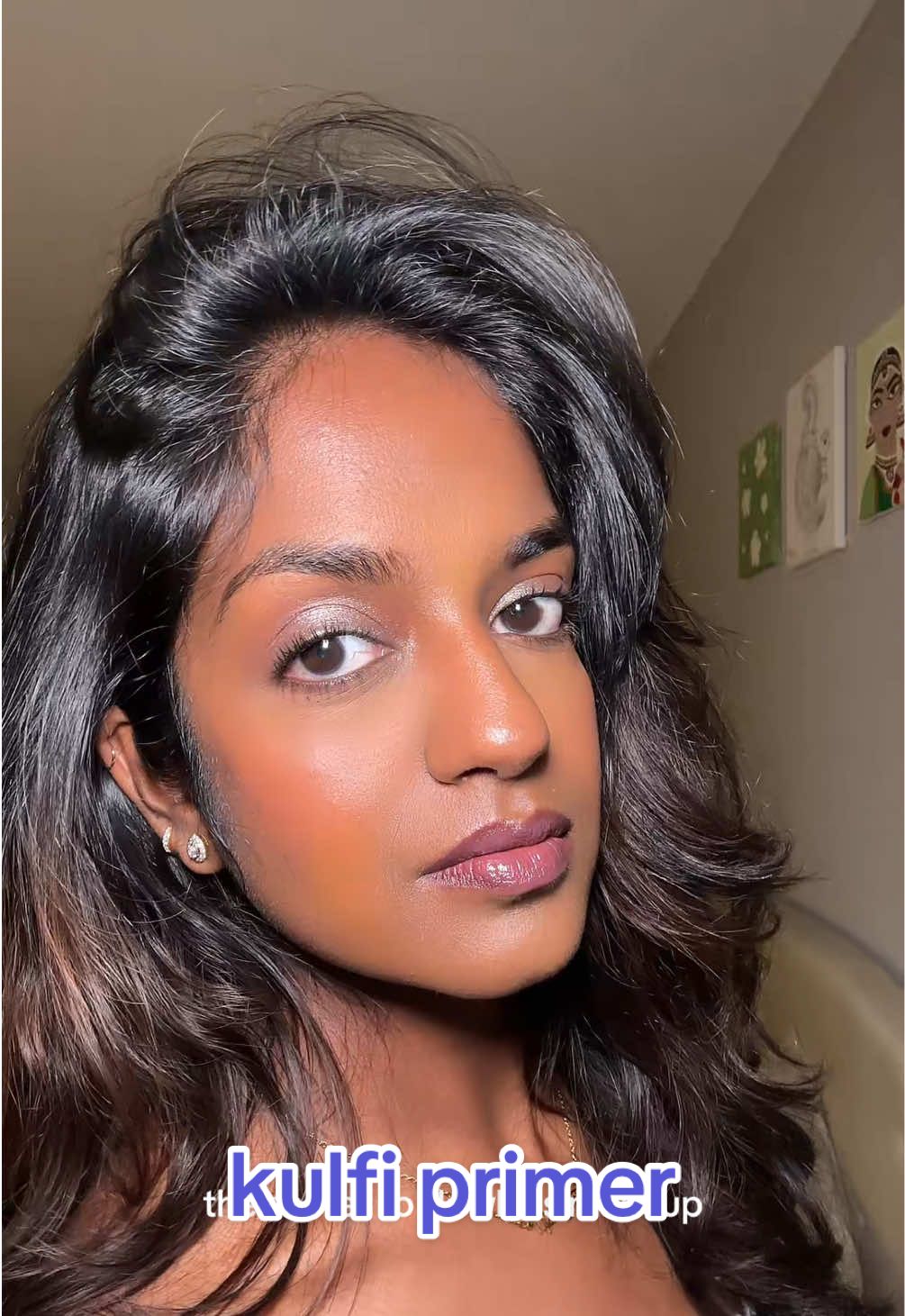 my secret is the @Kulfi Beauty double life serum primer🥰 this primer is so nice on the skin!! it’s moisturizing and makes my makeup last so long while helping my hyperpigmentation and priming healthy skin😙 win win 🤩🤩 #kulfibeauty #kulfiprimer #makeupreview #primer #makeupproducts 